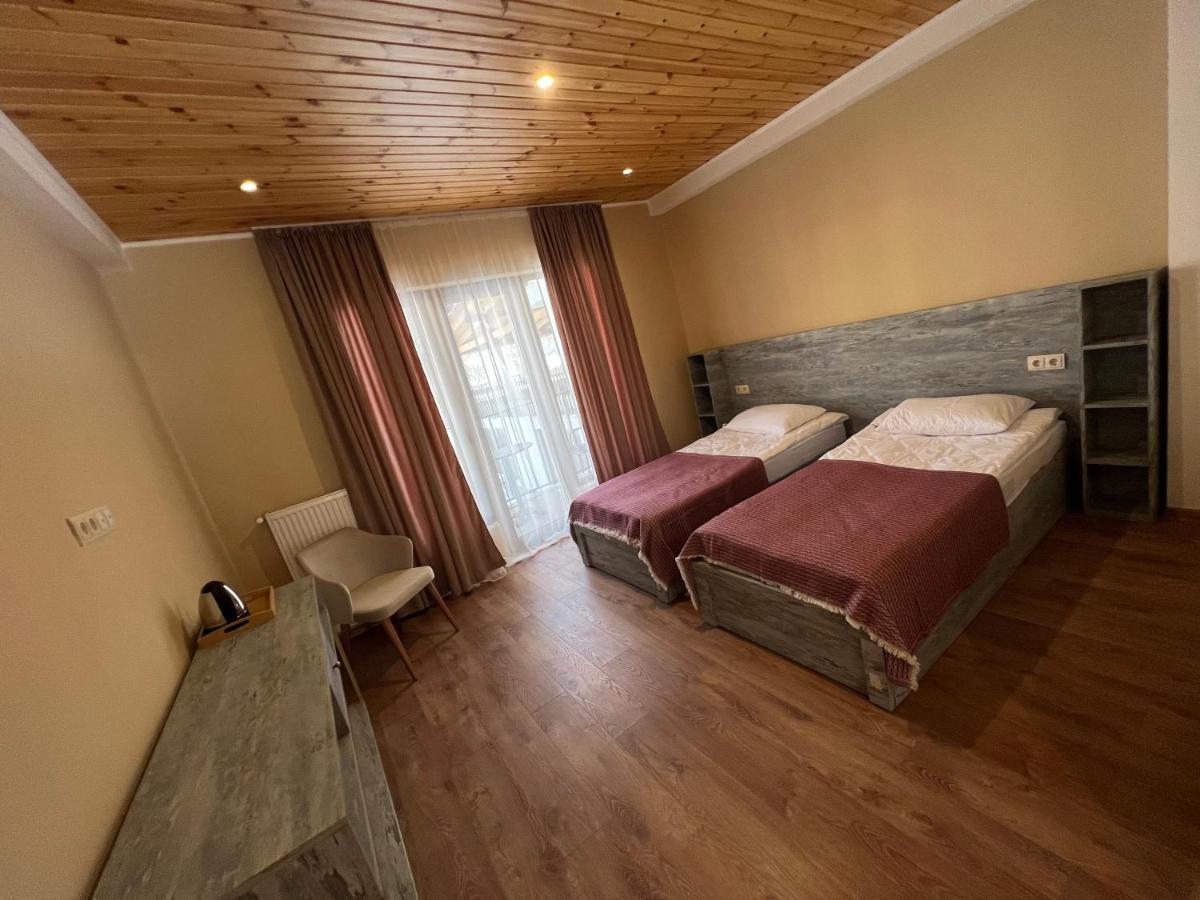 Anne'S Hotel In Mestia Bagian luar foto
